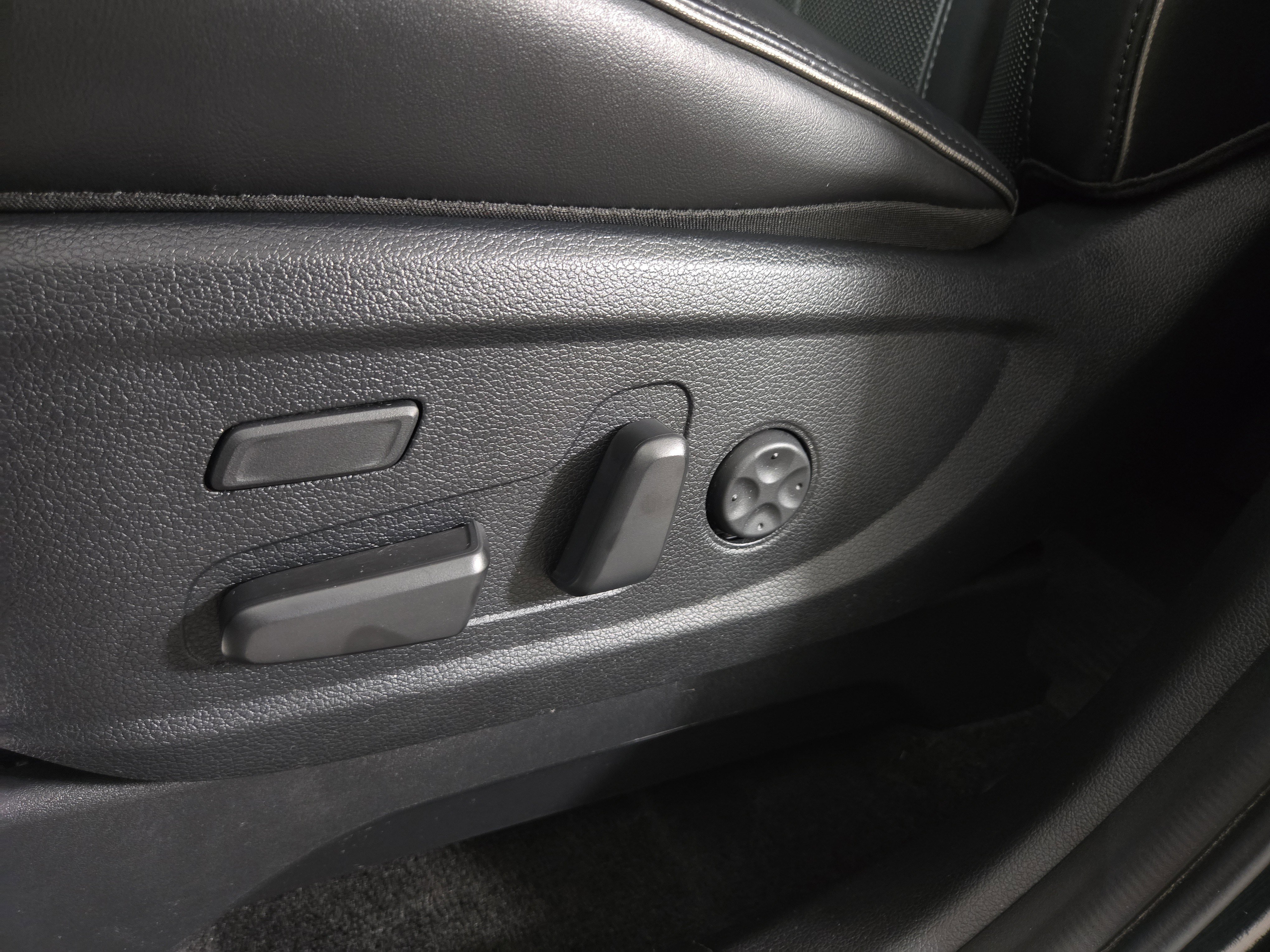 Used 2022 Hyundai Palisade Limited image 32