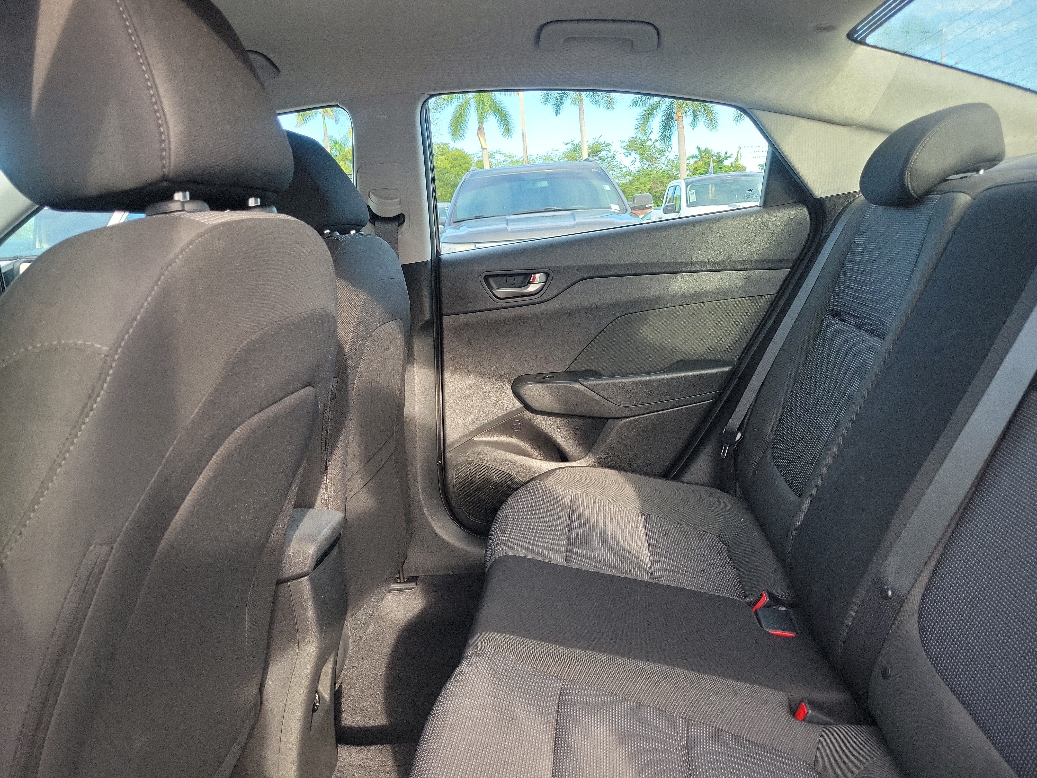 Used 2022 Hyundai Accent SEL FWD image 14