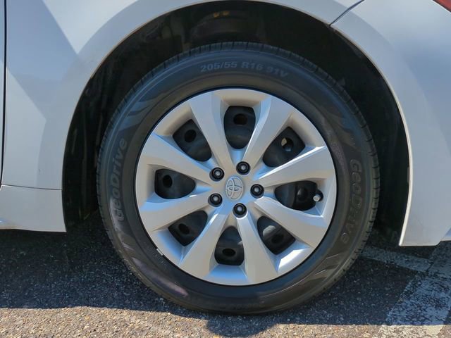Used 2023 Toyota Corolla LE FWD image 11
