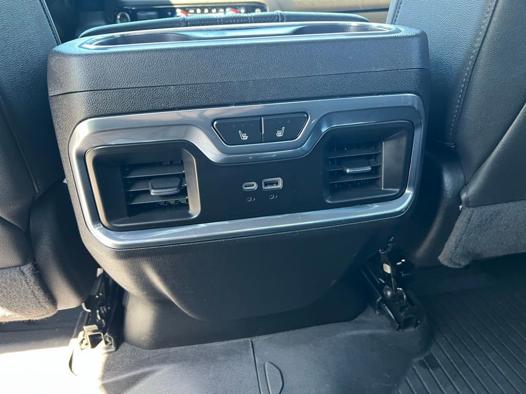 Used 2024 Chevrolet Silverado 2500 High Country w/ High Country Premium Package AWD/4WD image 23