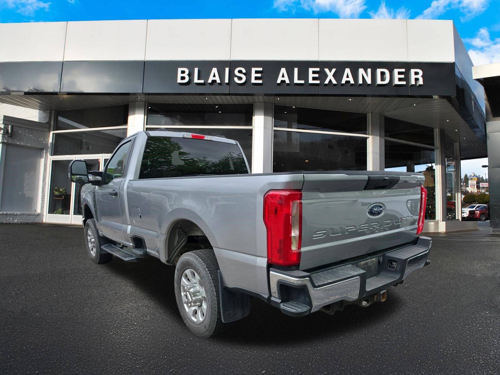 Used 2023 Ford F350 XLT w/ Snow Plow Prep Package AWD/4WD image 6