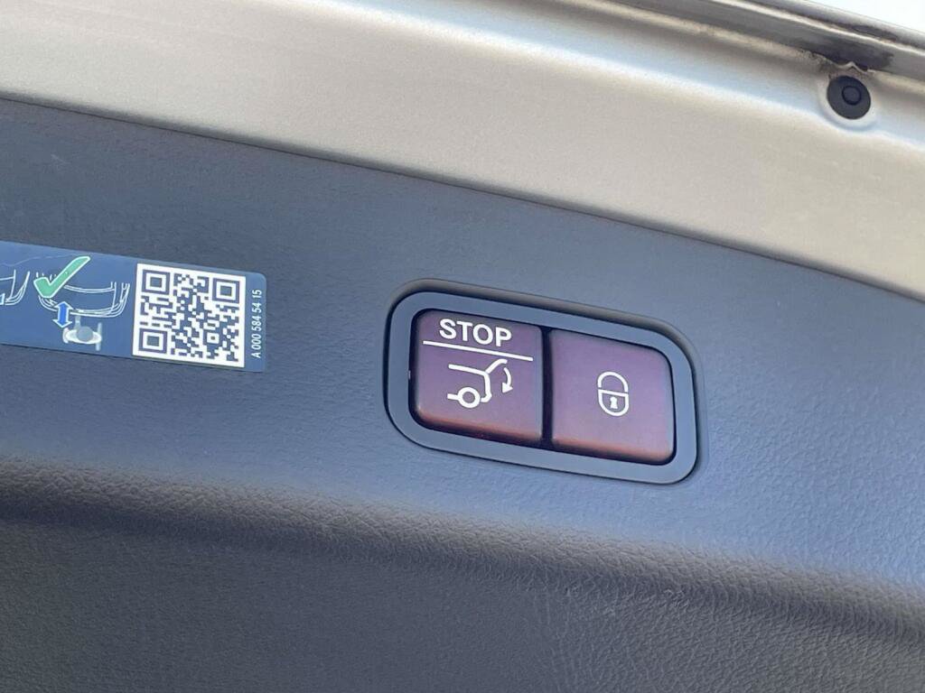 Used 2024 Mercedes-Benz GLC 300 4MATIC image 18