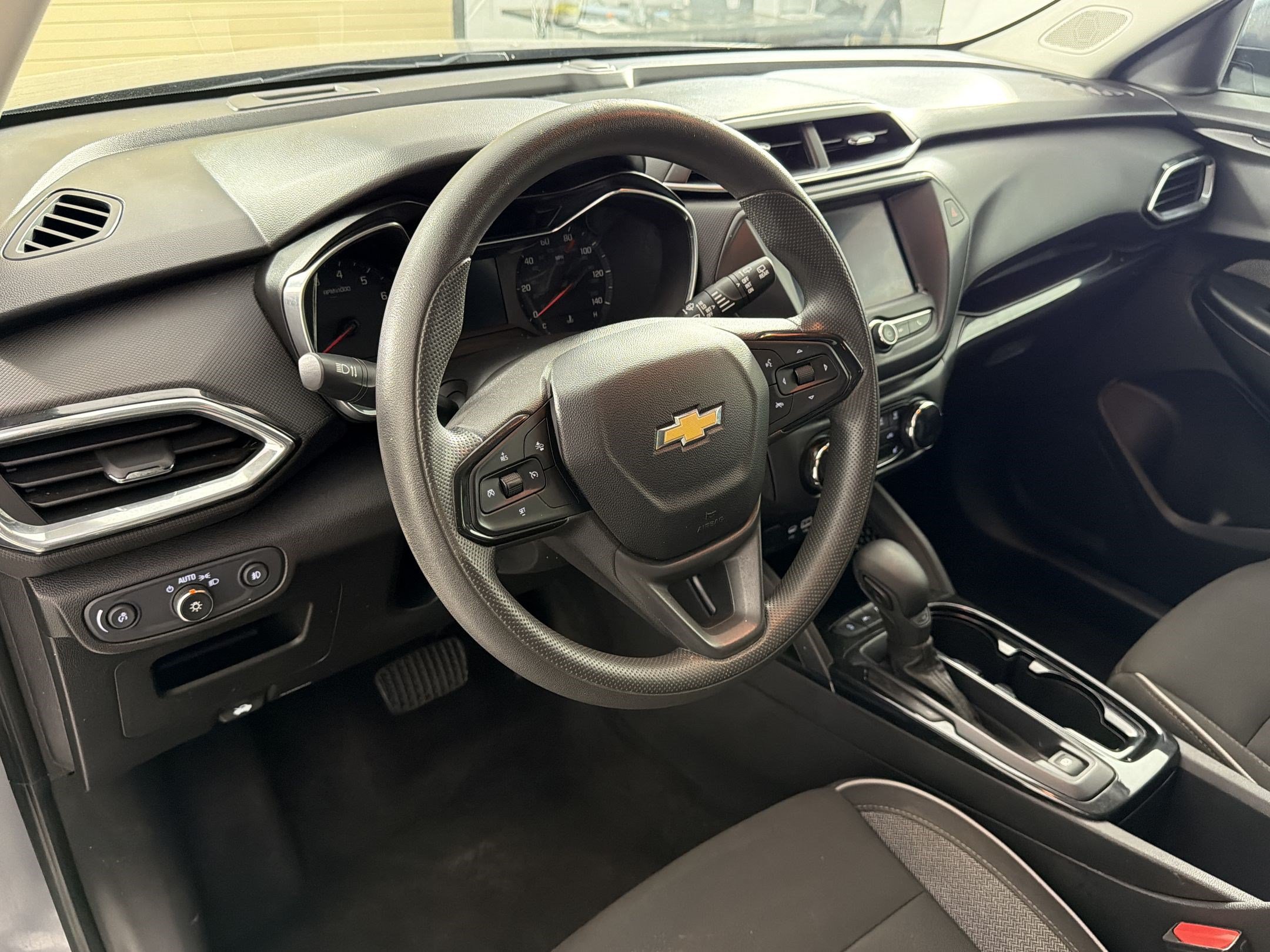 Used 2021 Chevrolet TrailBlazer LT AWD/4WD image 4