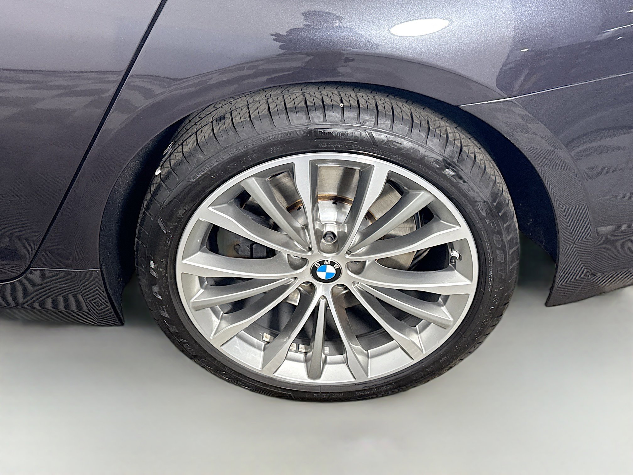 Used 2023 BMW 540i w/ Premium Package image 37