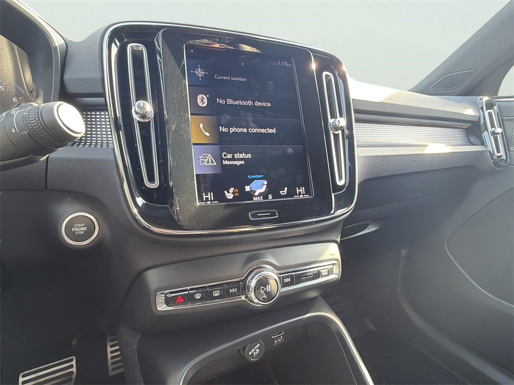 Used 2022 Volvo XC40 T5 R-Design w/ Advanced Package image 28
