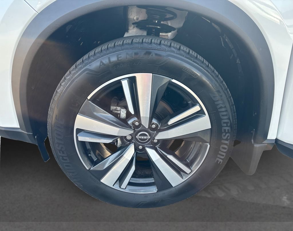 Used 2024 Nissan Rogue SL image 12