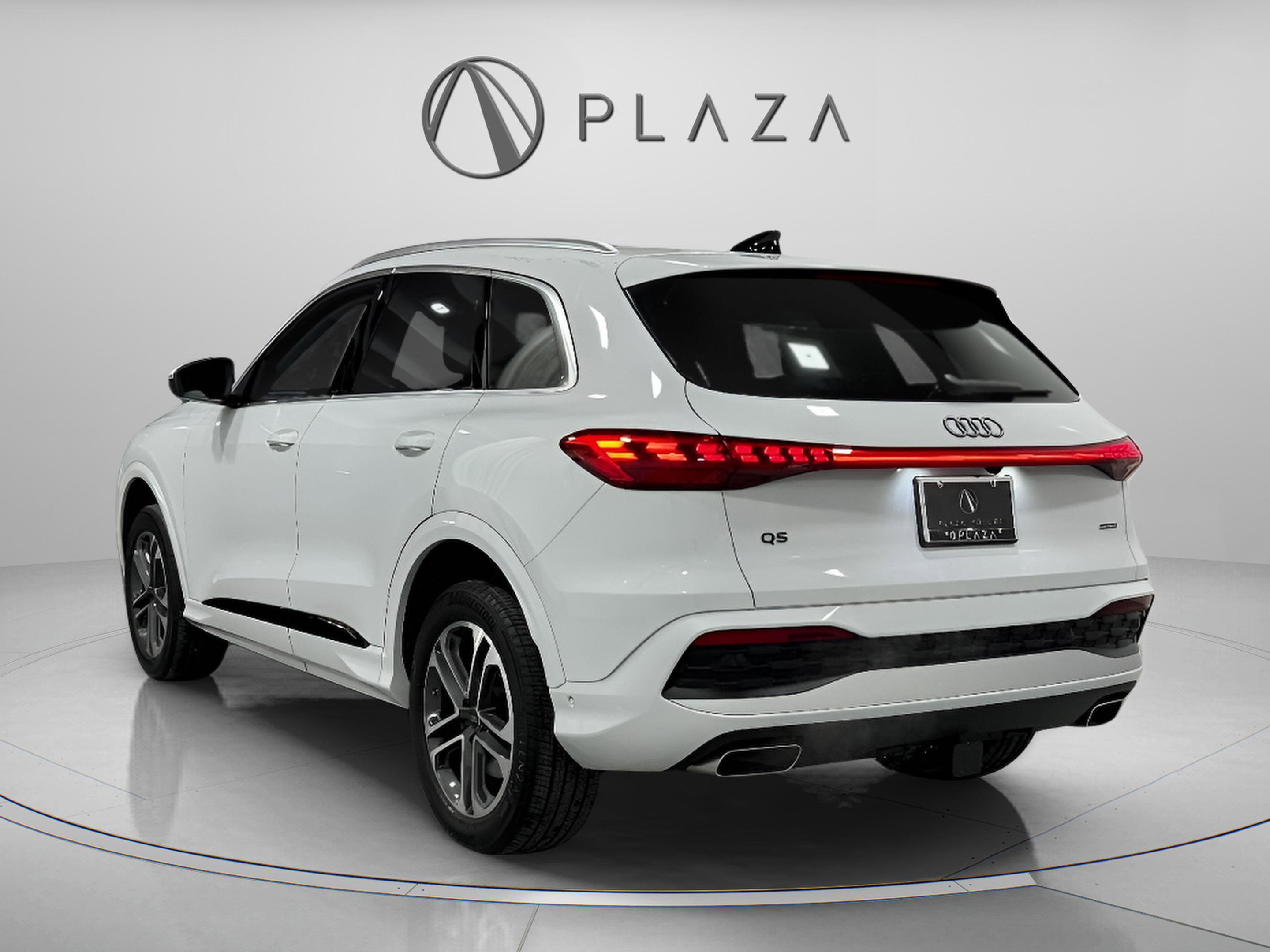 Certified 2025 Audi Q5 Premium w/ Convenience Package image 3