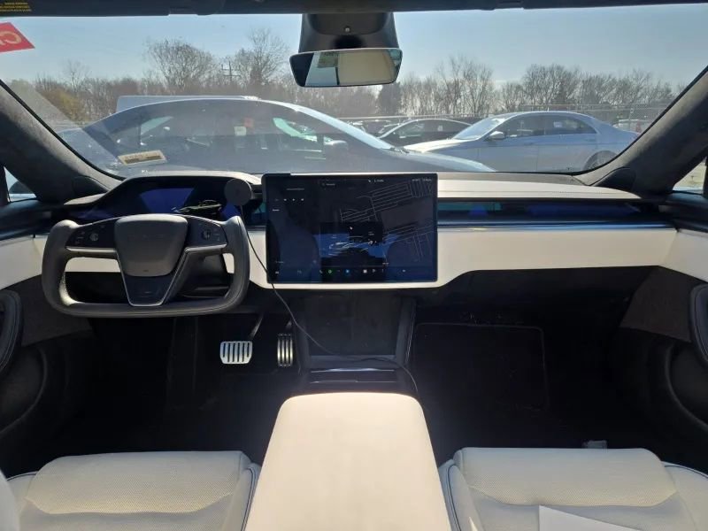 Used 2022 Tesla Model S Plaid image 8
