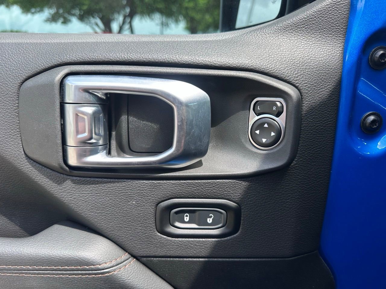 Used 2023 Jeep Wrangler Unlimited Rubicon 392 w/ Trailer Tow Package AWD/4WD image 21