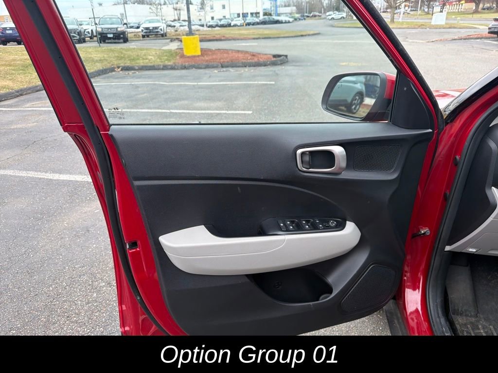 Certified 2023 Hyundai Venue SEL image 11