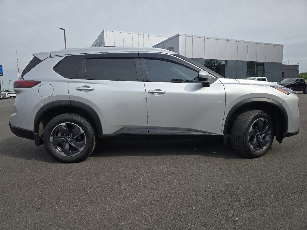 Used 2024 Nissan Rogue SV w/ SV Premium Package AWD/4WD image 22