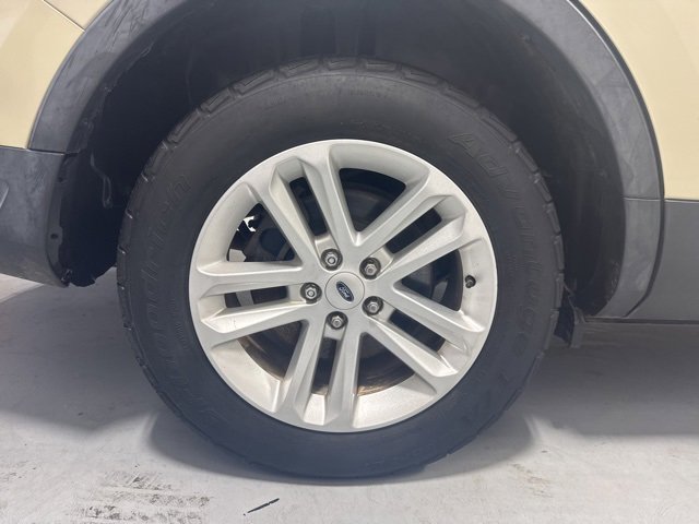 Used 2018 Ford Explorer XLT w/ Equipment Group 202A image 6