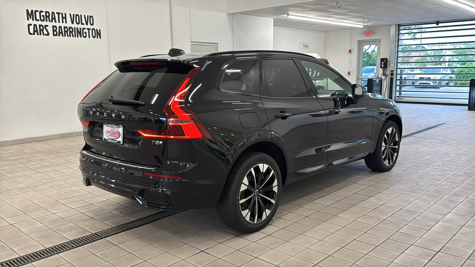New 2026 Volvo XC60 T8 Plus w/ Protection Package Premier AWD/4WD image 5
