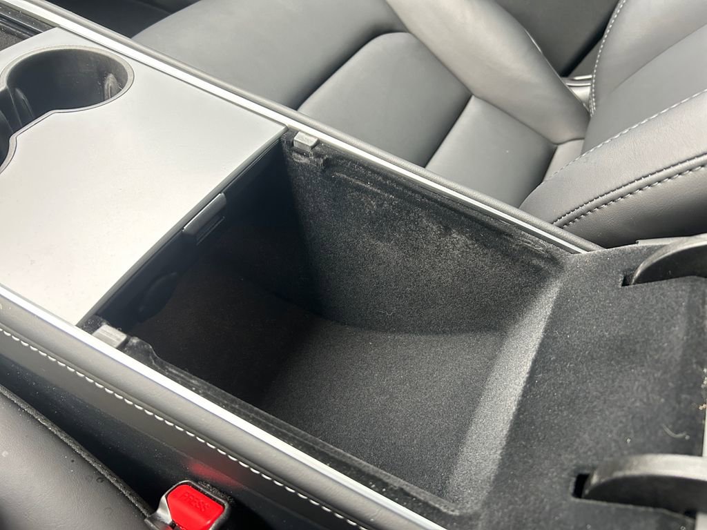 Used 2025 Tesla Model Y Performance image 37