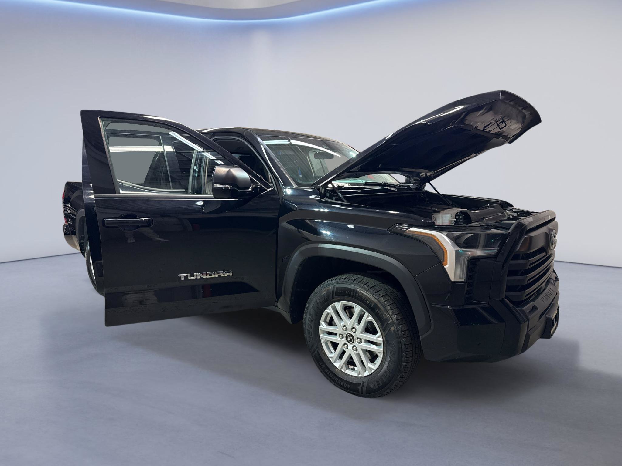 Used 2022 Toyota Tundra SR5 w/ SR5 Premium Package AWD/4WD image 9