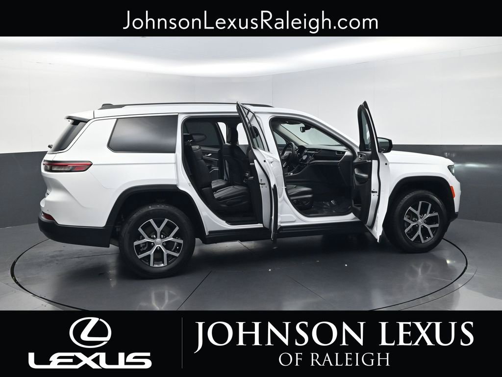Used 2024 Jeep Grand Cherokee L Limited AWD/4WD image 32