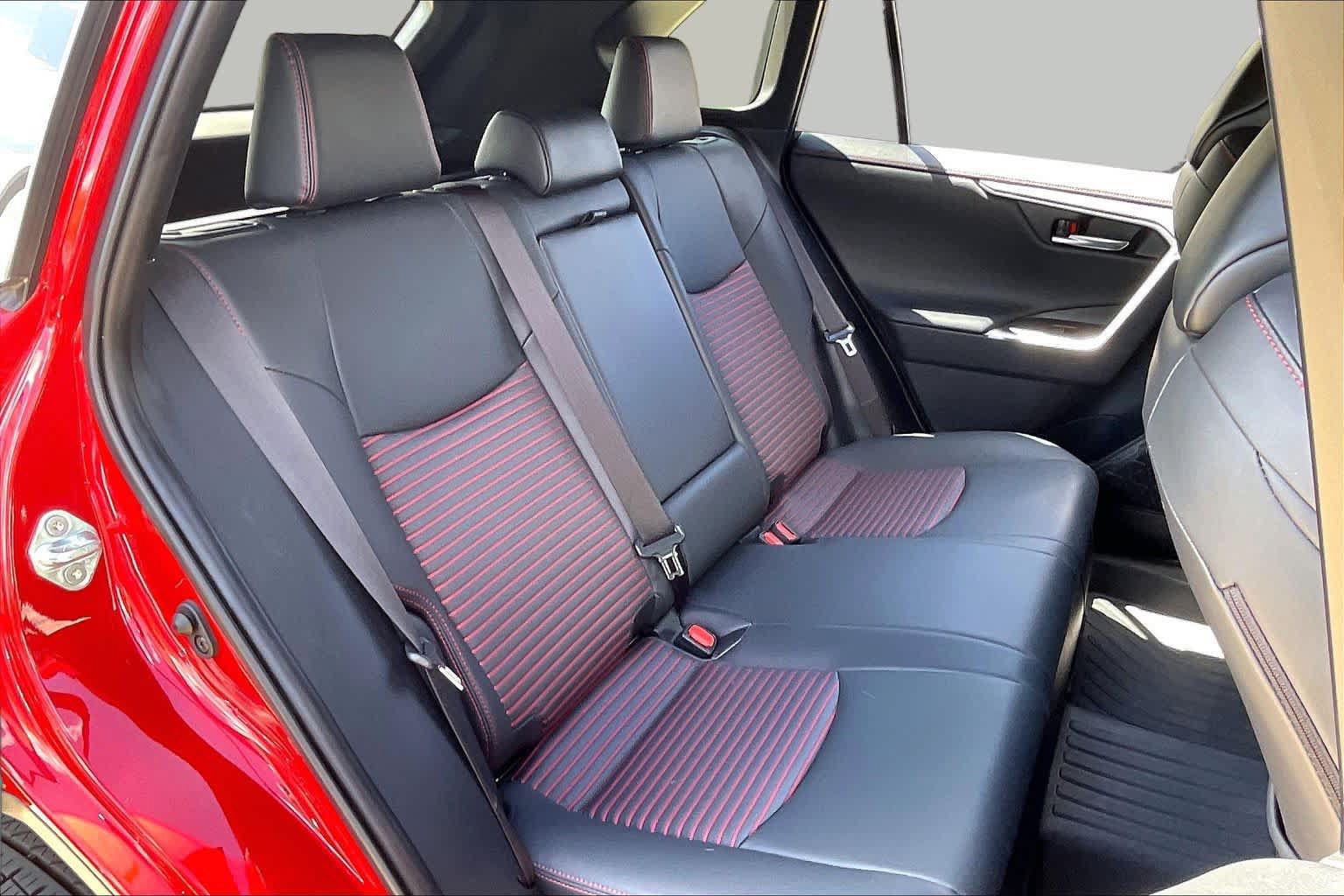 Used 2025 Toyota RAV4 XSE AWD/4WD image 20