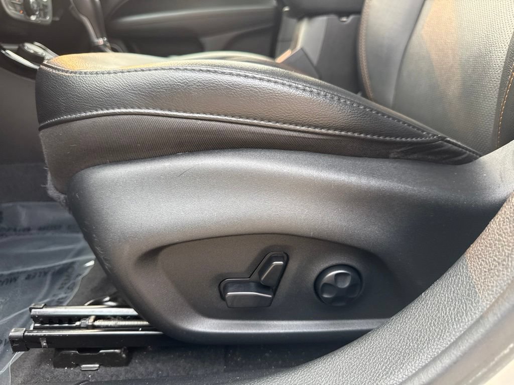 Used 2020 Jeep Compass Limited w/ Advanced Safety Group AWD/4WD image 23