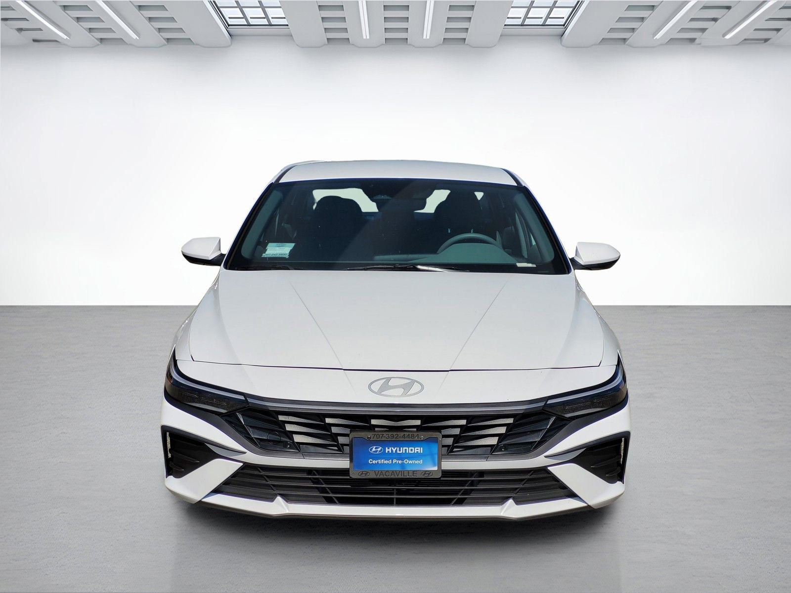 Used 2025 Hyundai Elantra Blue image 2