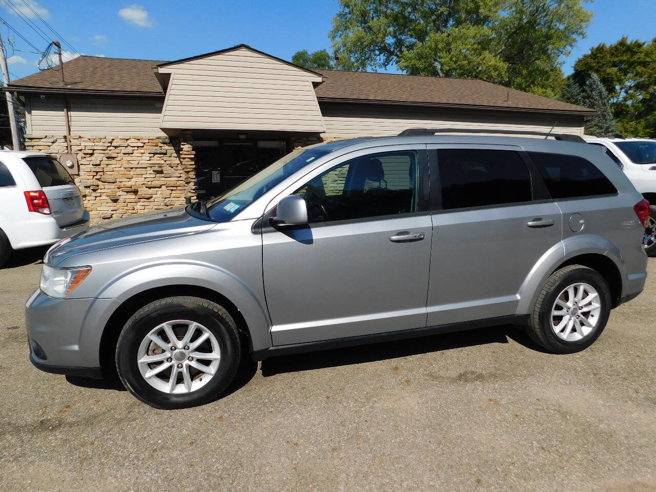 Used 2017 Dodge Journey SXT w/ Safe & Sound Group image 4