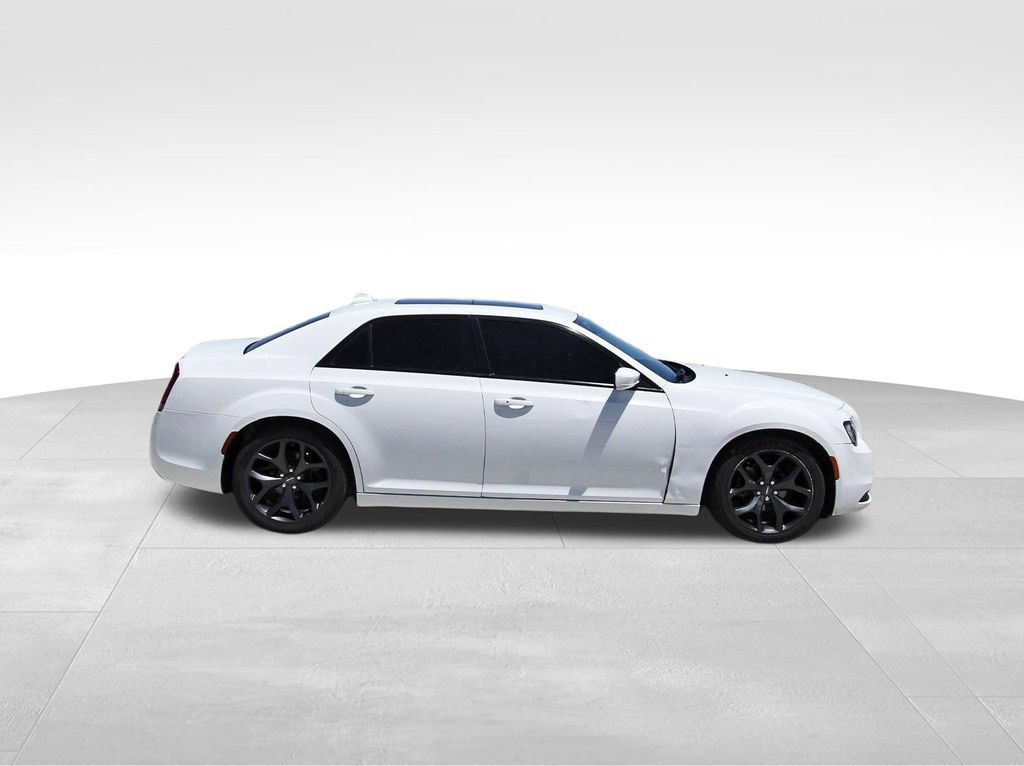 Used 2021 Chrysler 300 S RWD image 5