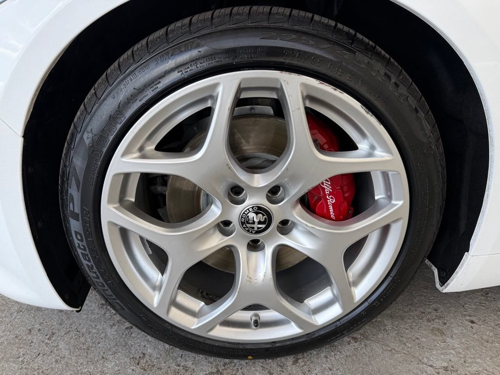 Used 2023 Alfa Romeo Giulia Ti w/ Active Assist Plus Package RWD image 10