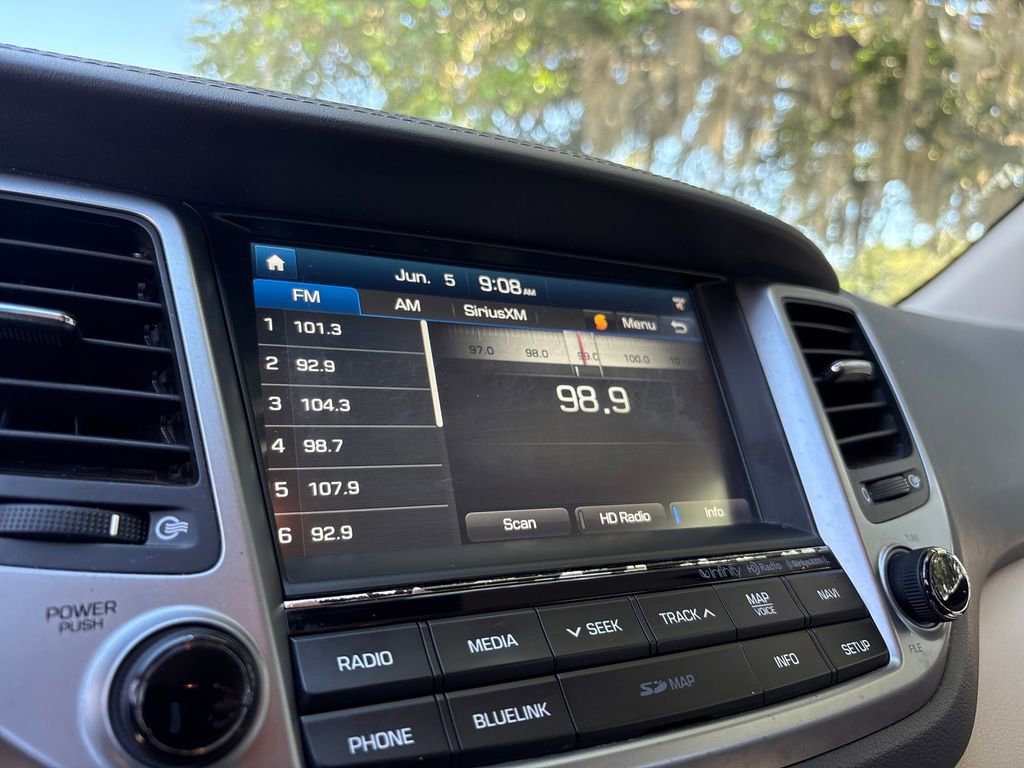 Used 2017 Hyundai Tucson SE Plus AWD/4WD image 23