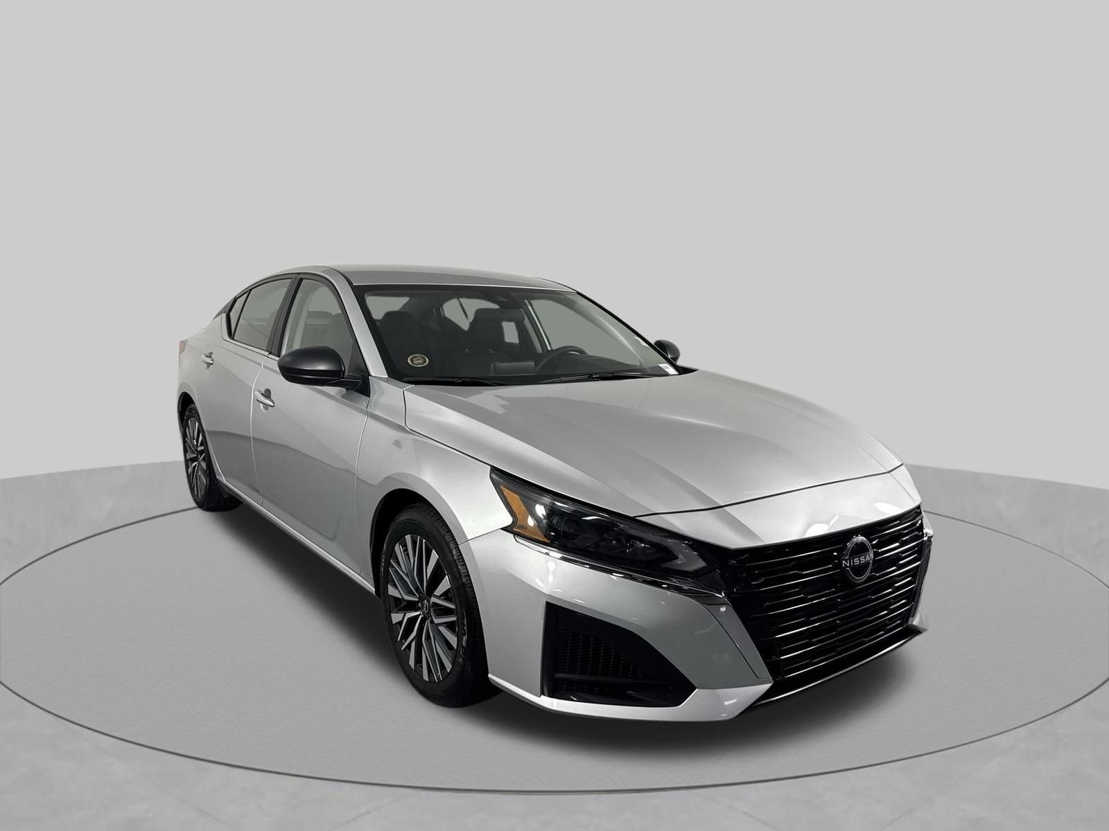 Certified 2024 Nissan Altima 2.5 SV FWD image 3