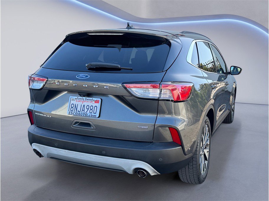 Used 2020 Ford Escape Titanium image 6