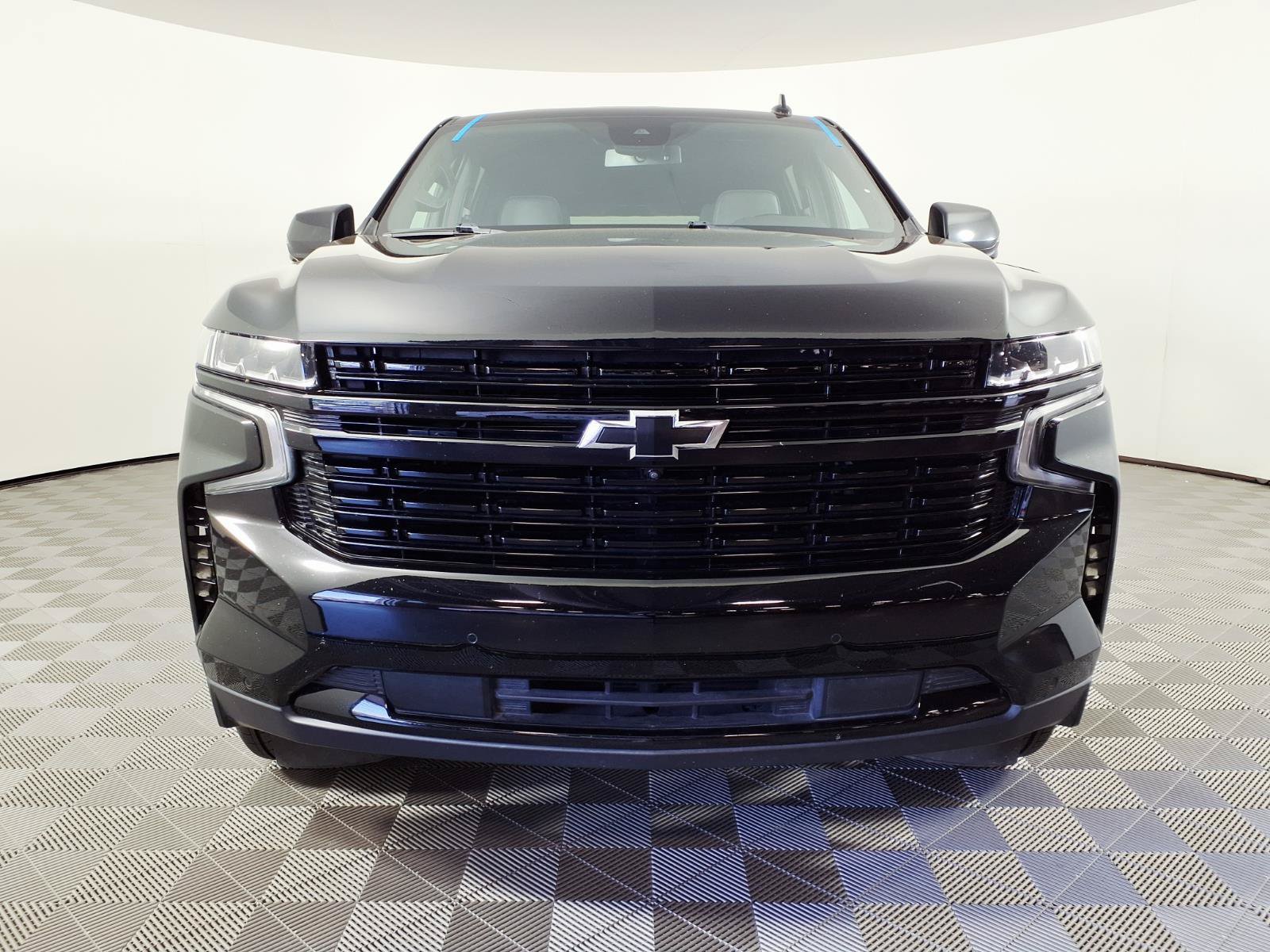 Used 2023 Chevrolet Suburban RST w/ Luxury Package AWD/4WD image 2