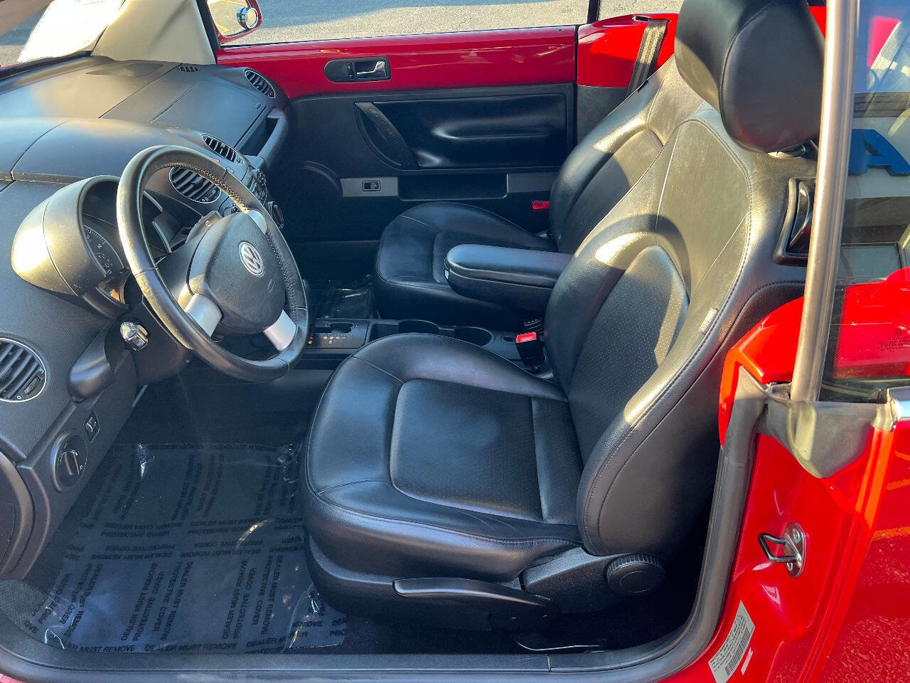 Used 2008 Volkswagen Beetle SE image 22