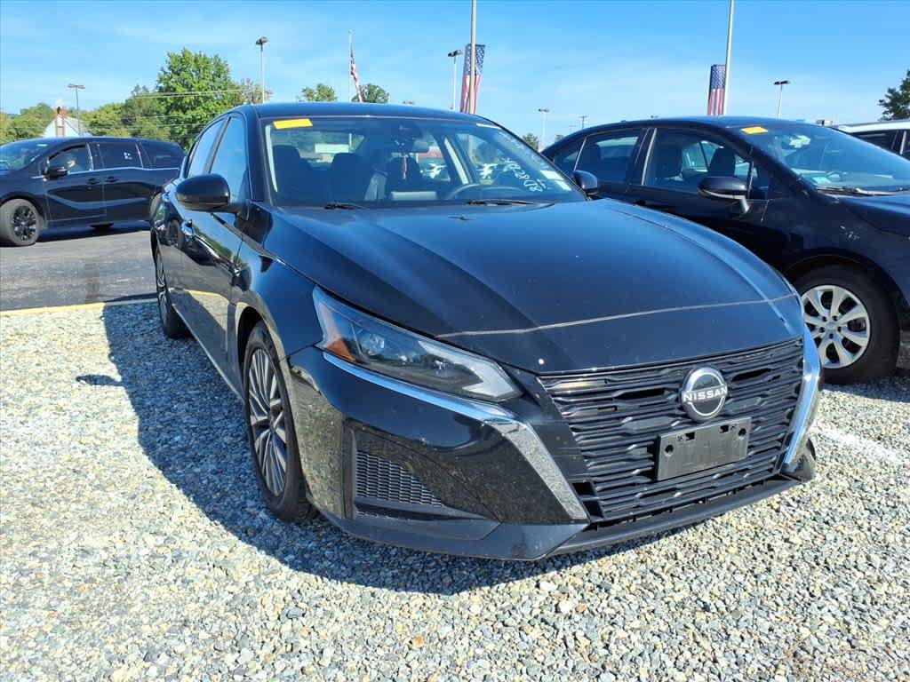 Used 2023 Nissan Altima 2.5 SV FWD image 12
