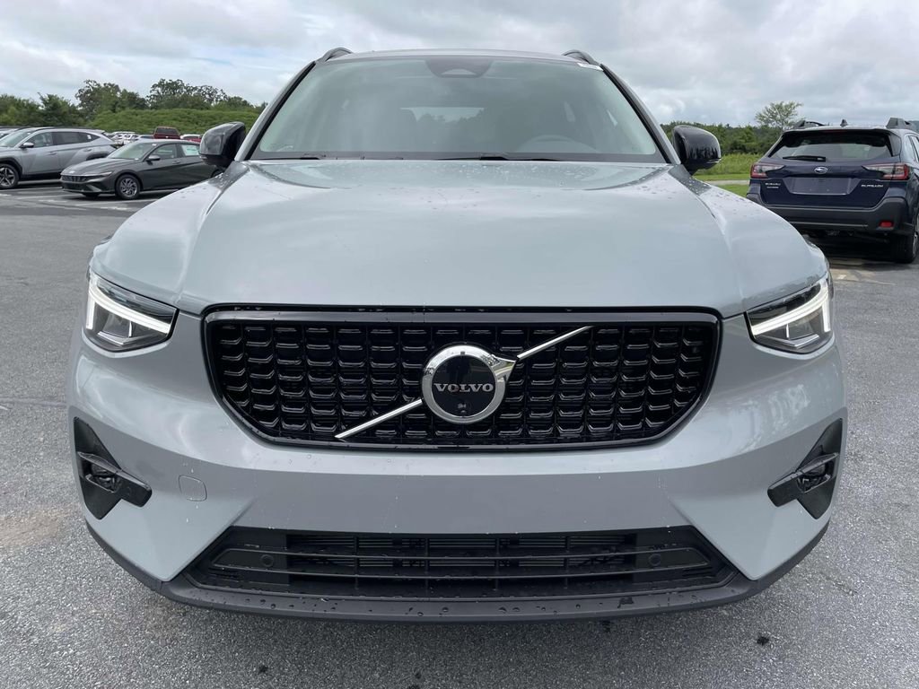 New 2026 Volvo XC40 B4 Plus w/ Protection Package Premier FWD image 27