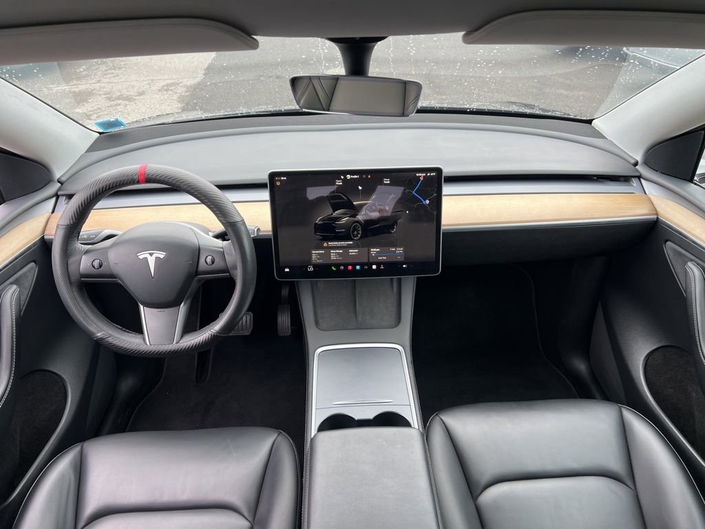 Used 2022 Tesla Model Y Long Range image 16