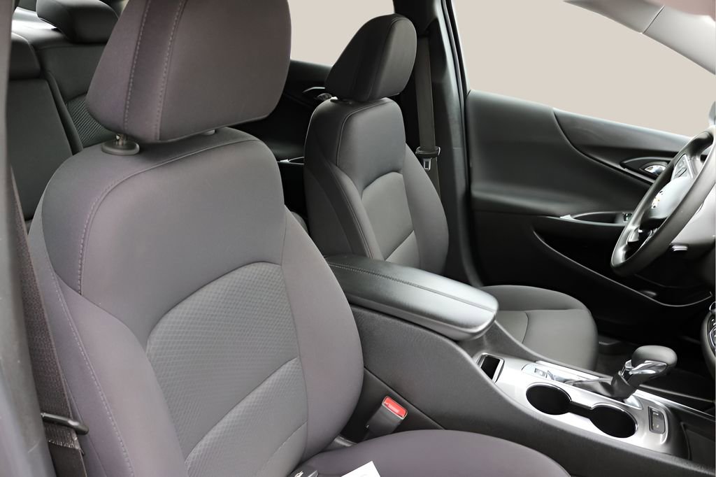 Used 2025 Chevrolet Malibu LT FWD image 17