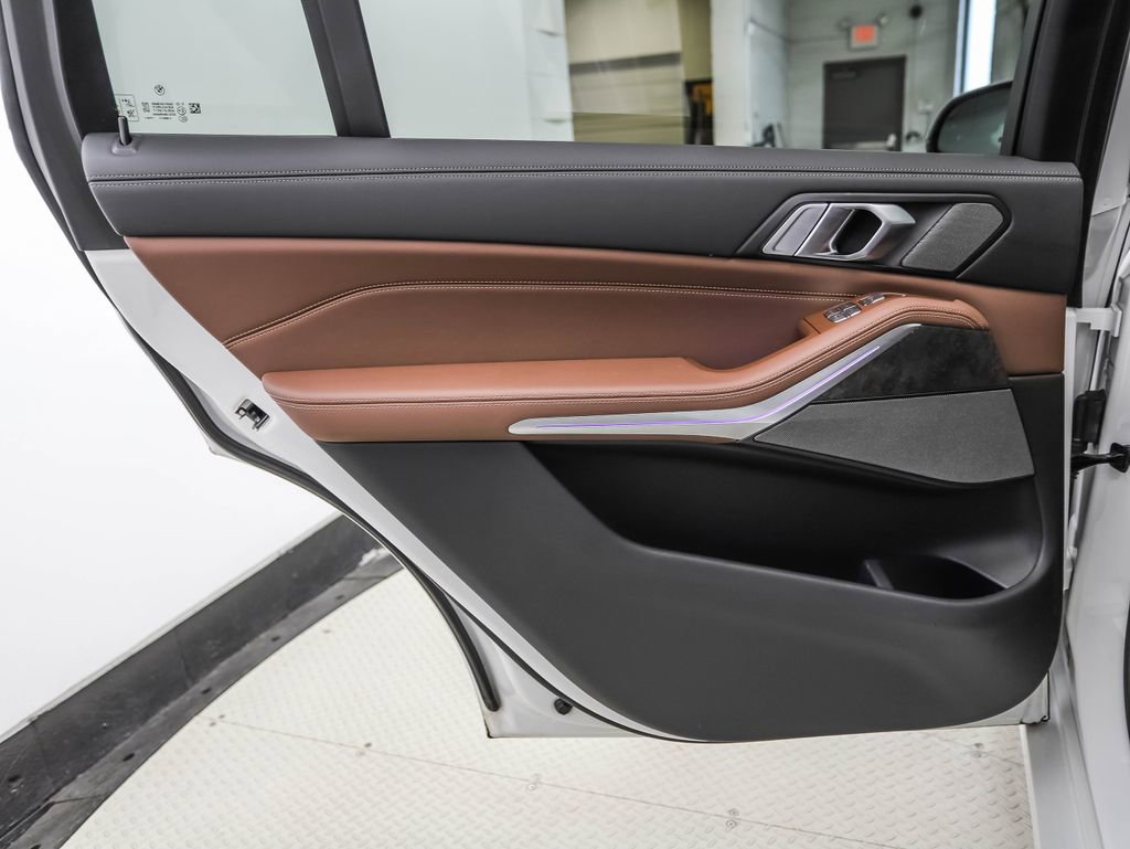 Used 2024 BMW X7 xDrive40i w/ Premium Package image 20