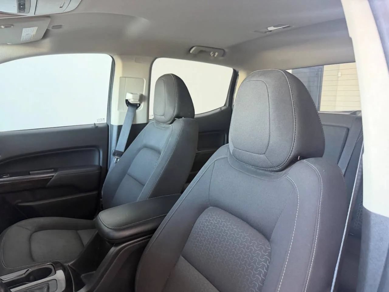Used 2020 GMC Canyon SLE w/ Elevation Edition RWD image 13