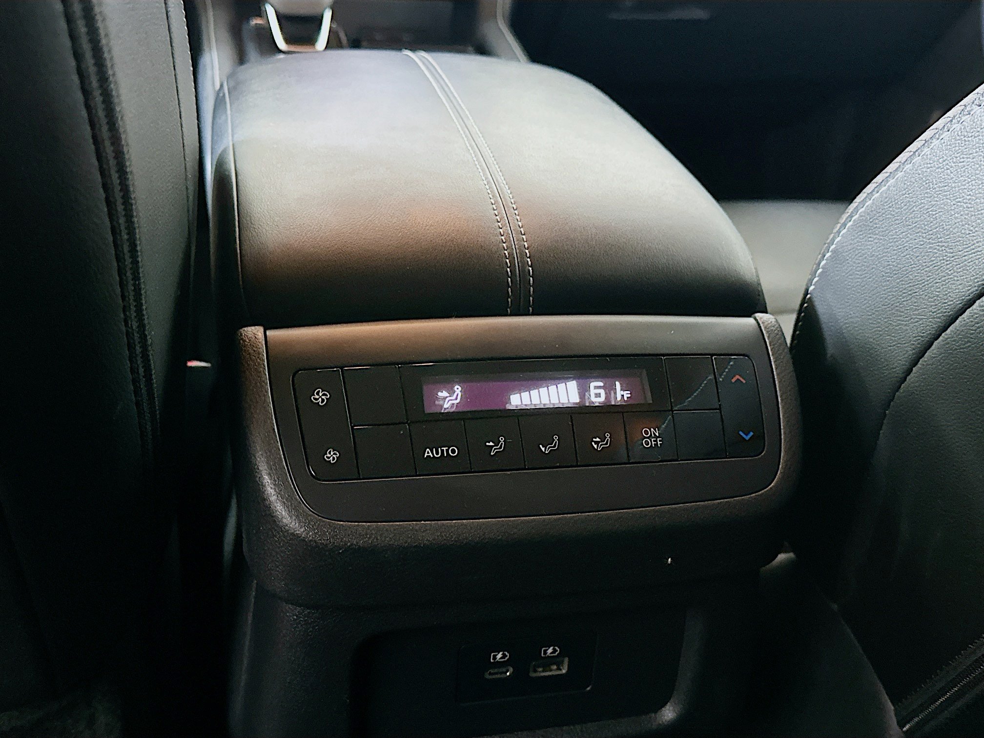 Used 2023 Nissan Pathfinder SL AWD/4WD image 26