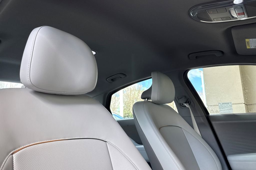 Used 2023 Hyundai Ioniq 6 SEL image 14