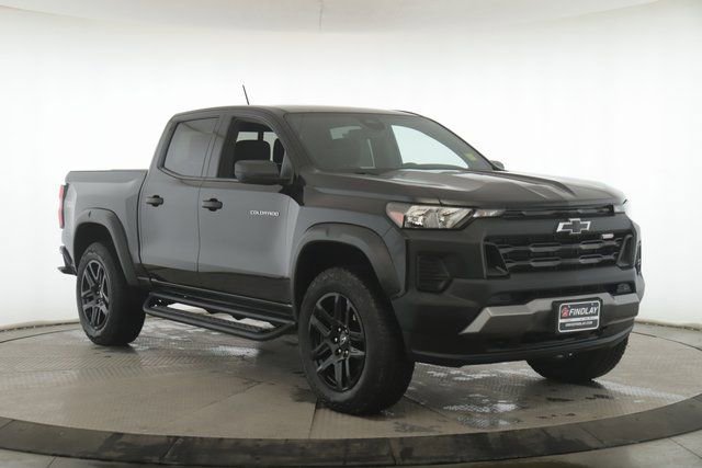 Used 2024 Chevrolet Colorado Trail Boss w/ Advanced Trailering Package image 2