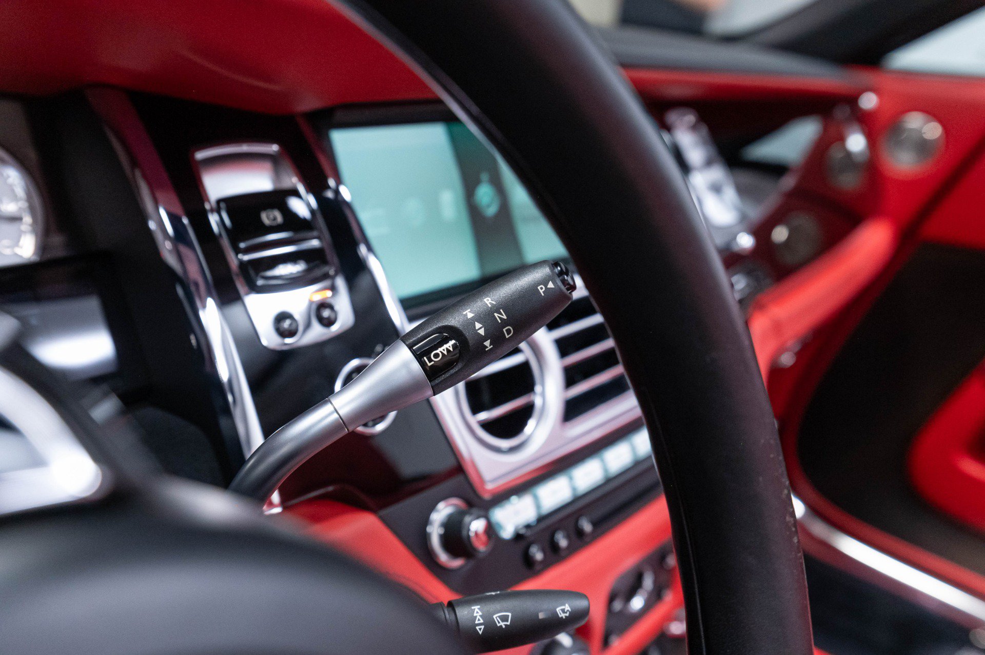 Used 2017 Rolls-Royce Dawn RWD image 48