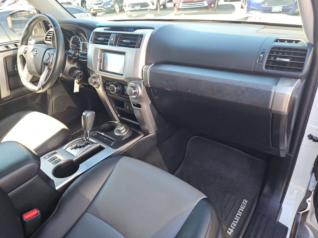 Used 2015 Toyota 4Runner SR5 Premium AWD/4WD image 29