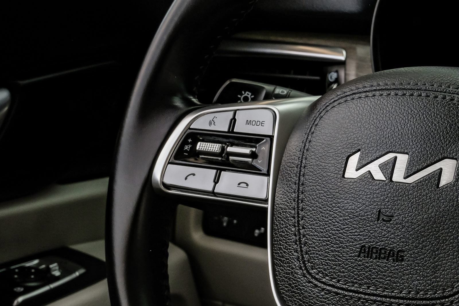 Used 2022 Kia Telluride EX w/ EX Premium Package FWD image 16