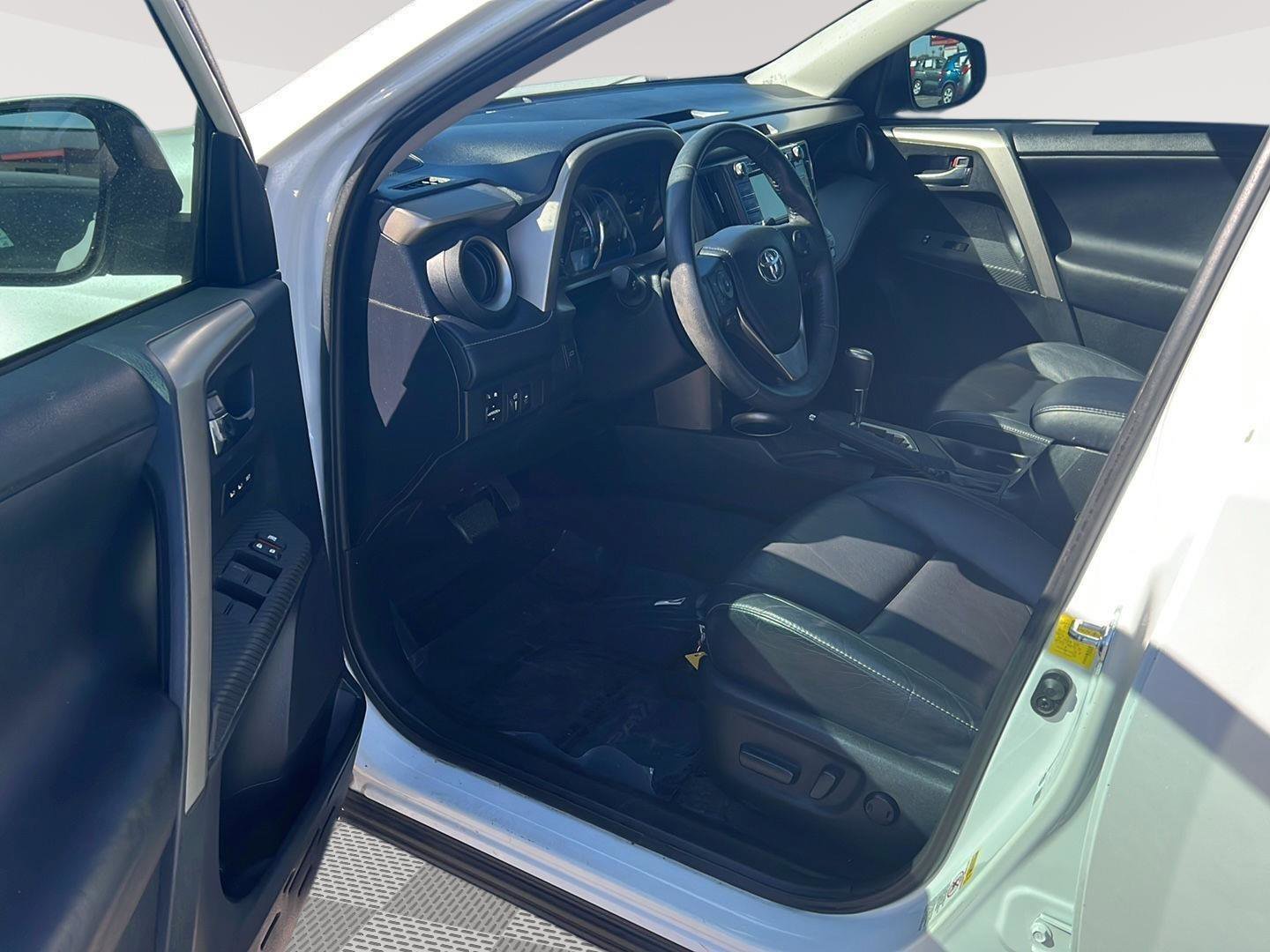 Used 2014 Toyota RAV4 Limited image 10