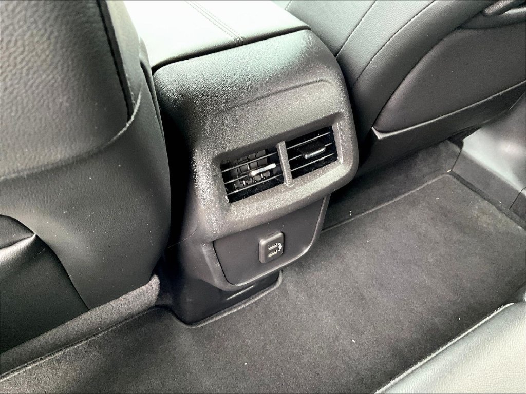 Used 2023 GMC Terrain SLT AWD/4WD image 15