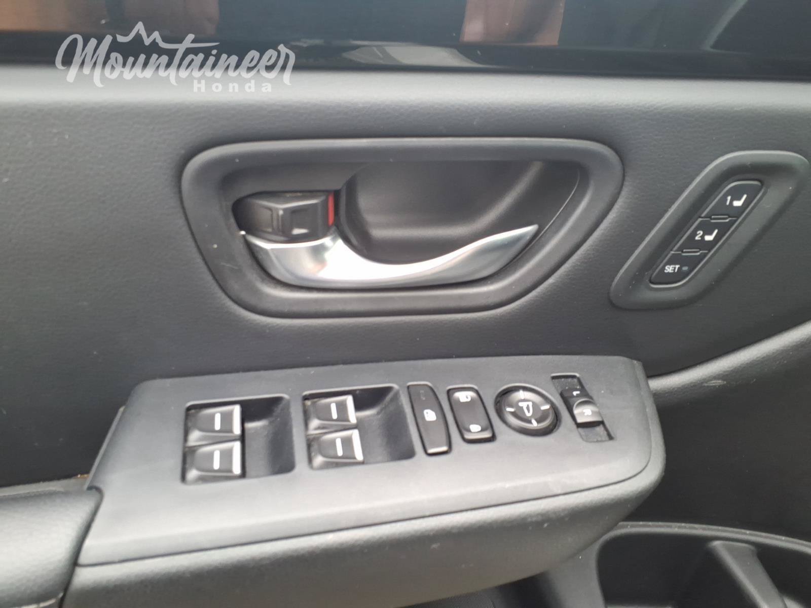 Used 2023 Honda Pilot Touring image 39
