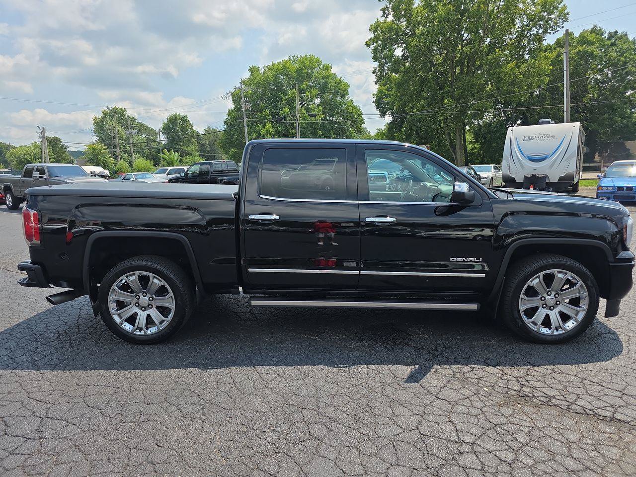 Used 2018 GMC Sierra 1500 Denali w/ Denali Ultimate Package AWD/4WD image 21