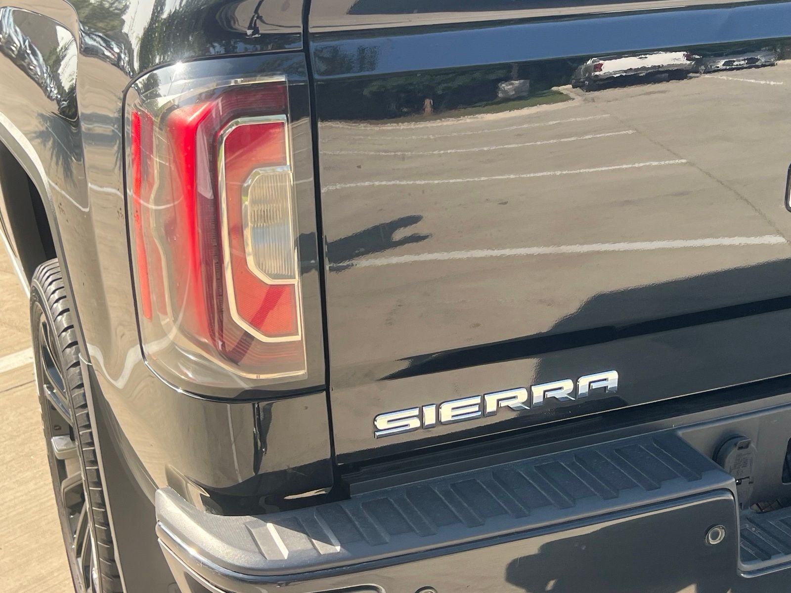 Used 2017 GMC Sierra 1500 Denali w/ Denali Ultimate Package AWD/4WD image 14