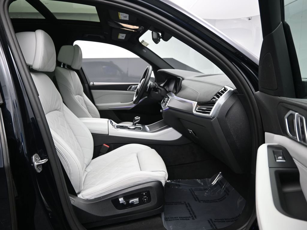 Used 2023 BMW X5 xDrive40i w/ M Sport Package image 34