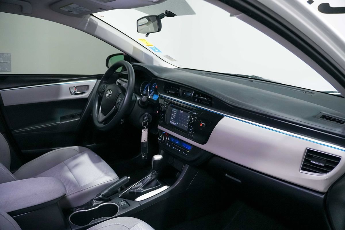 Used 2016 Toyota Corolla LE FWD image 24